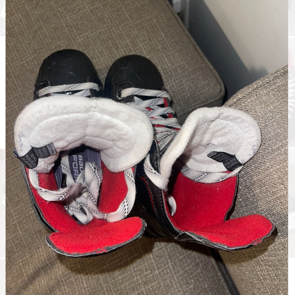 **SOLD** Bauer Vaper X600 Junior Hockey Skates - Picture 6 of 8
